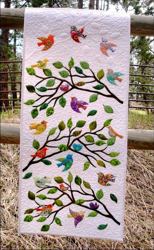 This cute quilted wallhanging is easy to make using the accuquilt go cutter.