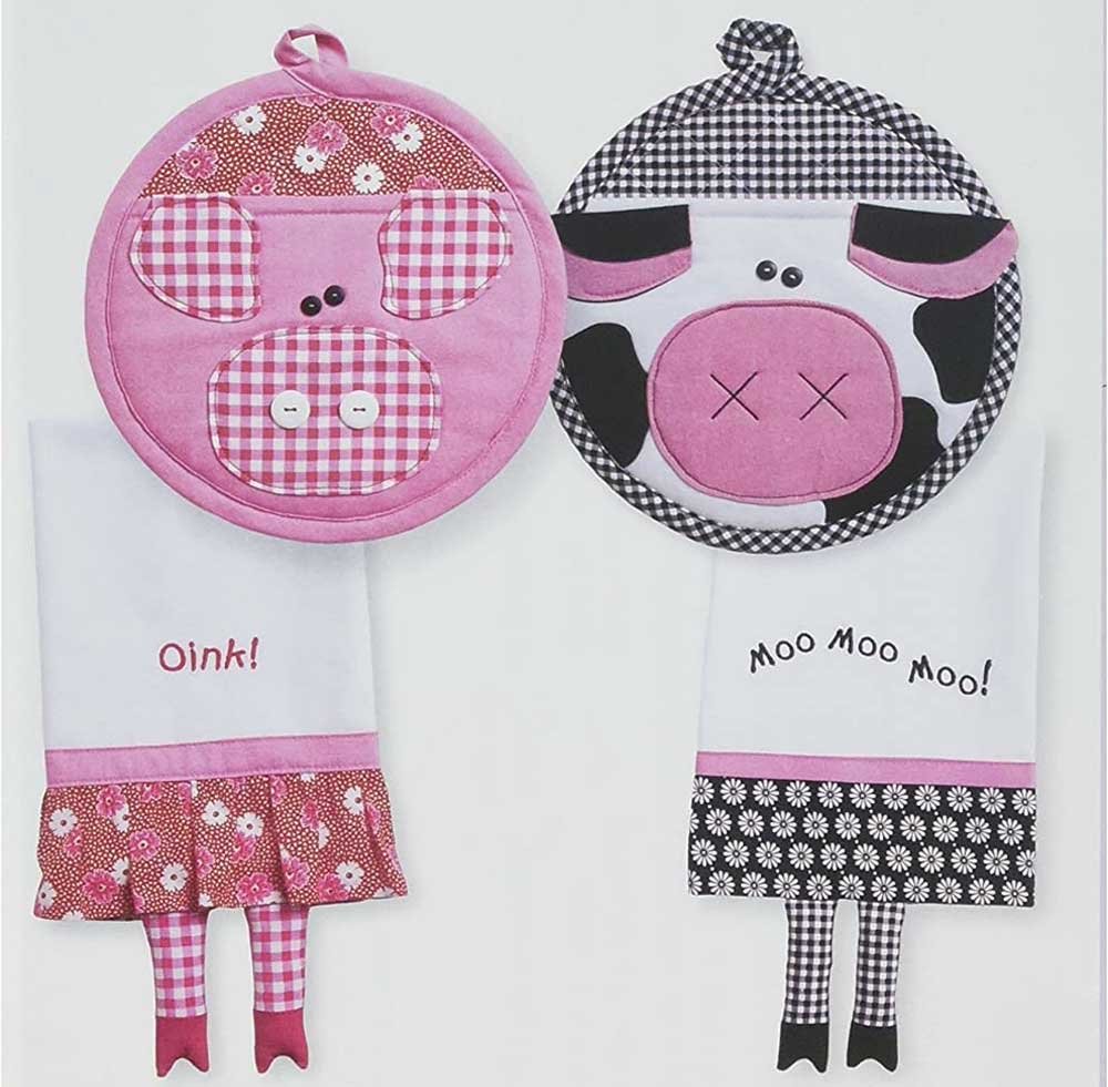 Embellish ready made tea towels to coordinate with pot holders.